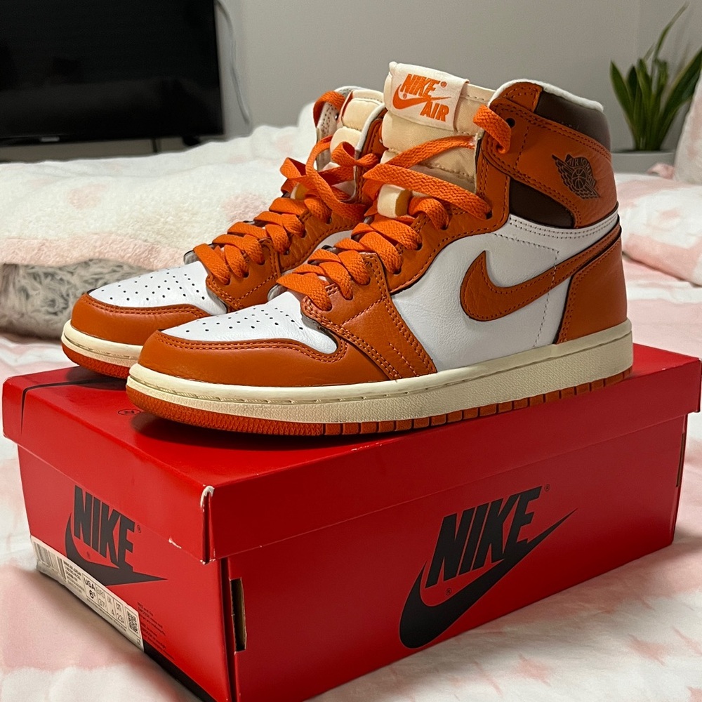 Nike Air Jordan 1 Retro Hi OG women’s size 6.5